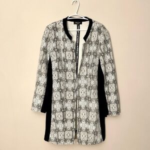 Black & White Lace Patch Dress Coat w Hook Closure – Size XXL EUC